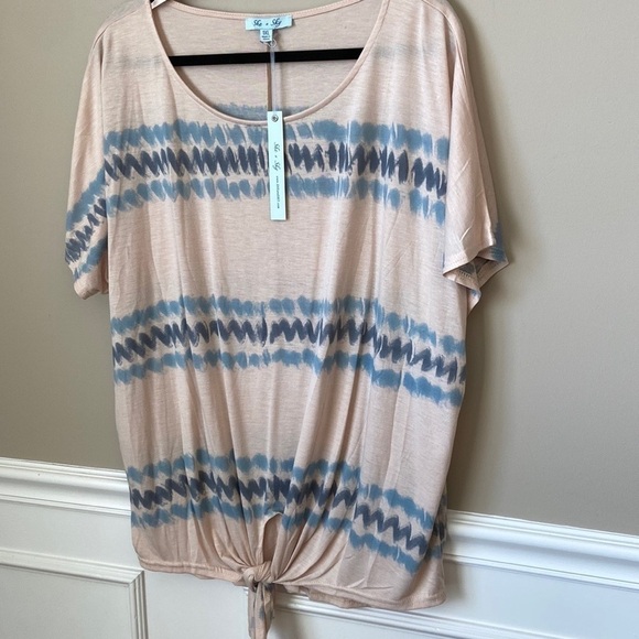 NWT Plus Size Tie Dye Top - 1X - Picture 2 of 6
